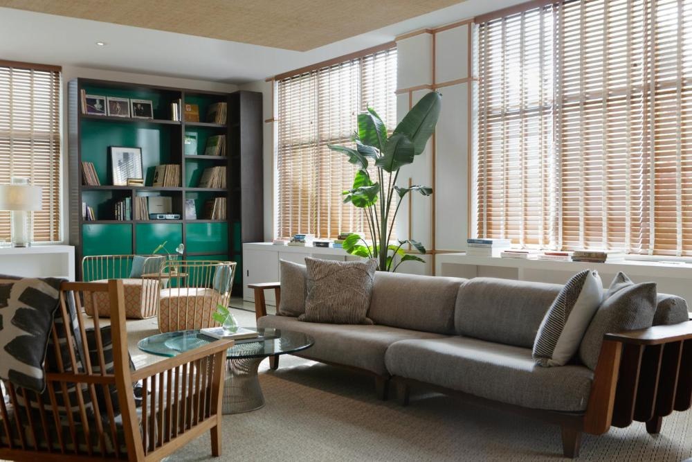 Kimpton Surfcomber Hotel